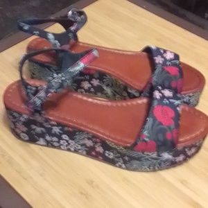 American Eagle platform sandals